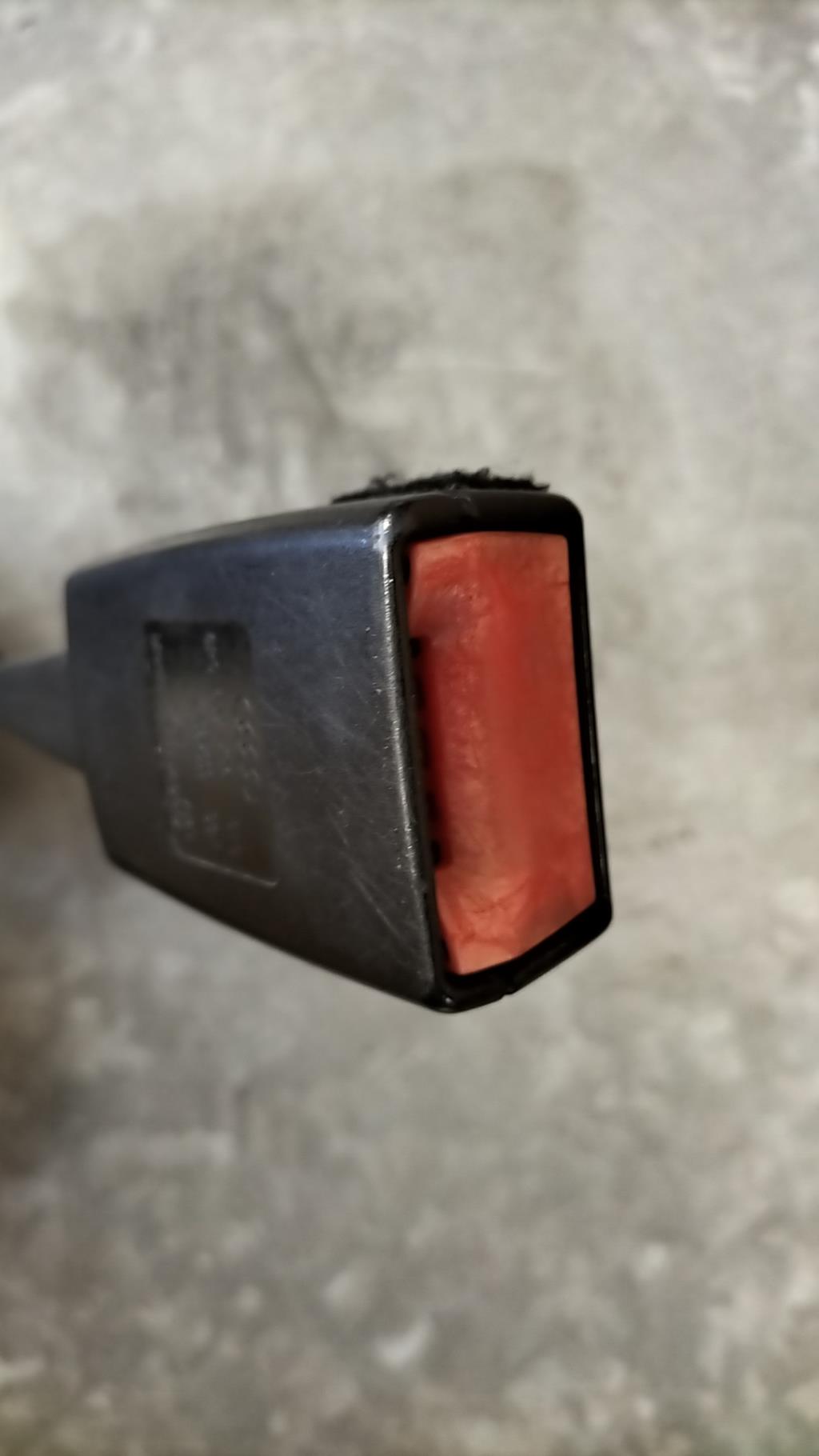 Aggancio cintura sicurezza anteriore destro AUDI A3 2 PHASE 1 Diésel - 1