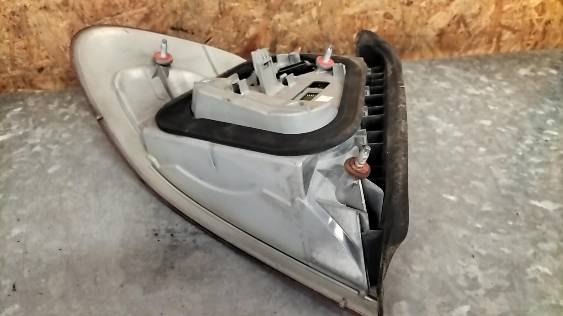 Fanale posteriore principale destro (luci) BMW SERIE 3 E46 COUPE PHASE 2 Diésel - 1