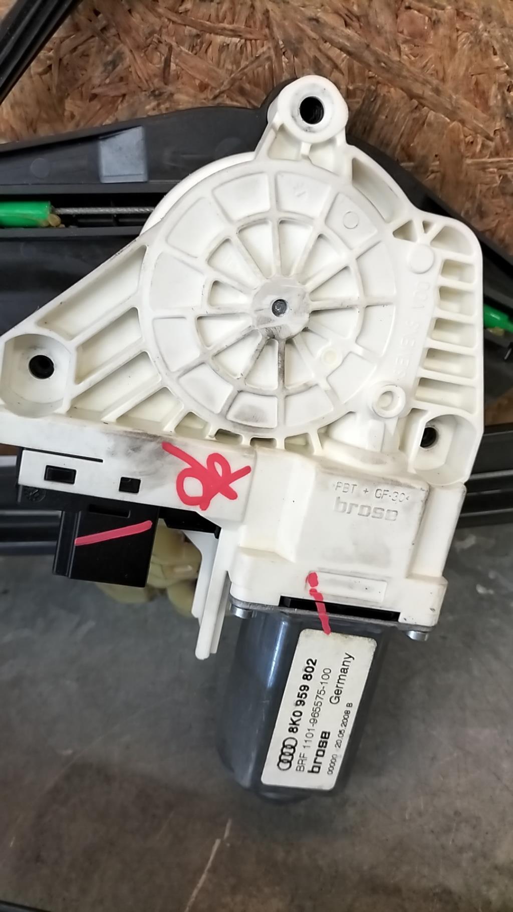 Alzacristalli elettrico anteriore destro AUDI A4 3 AVANT PHASE 1 BREAK Diésel - 1