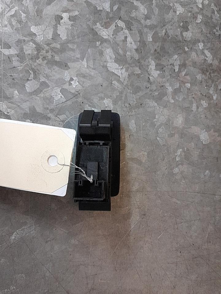 Interruttore lavacristalli posteriore sinistro VOLKSWAGEN TOURAN 2 Diésel - 1