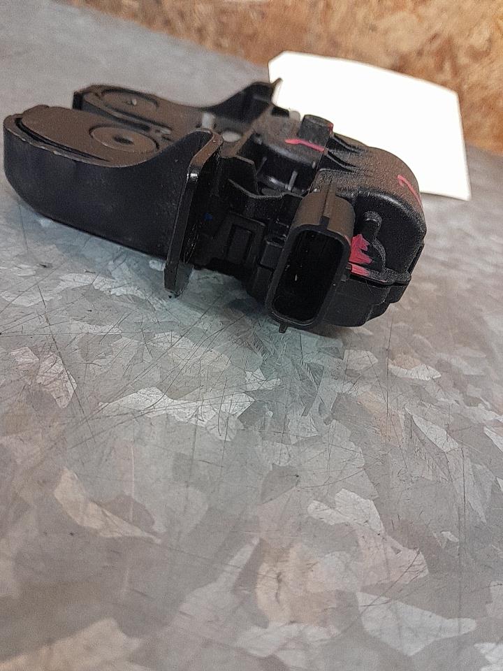Serrure de coffre RENAULT CLIO 4 PHASE 1 Diesel - 1