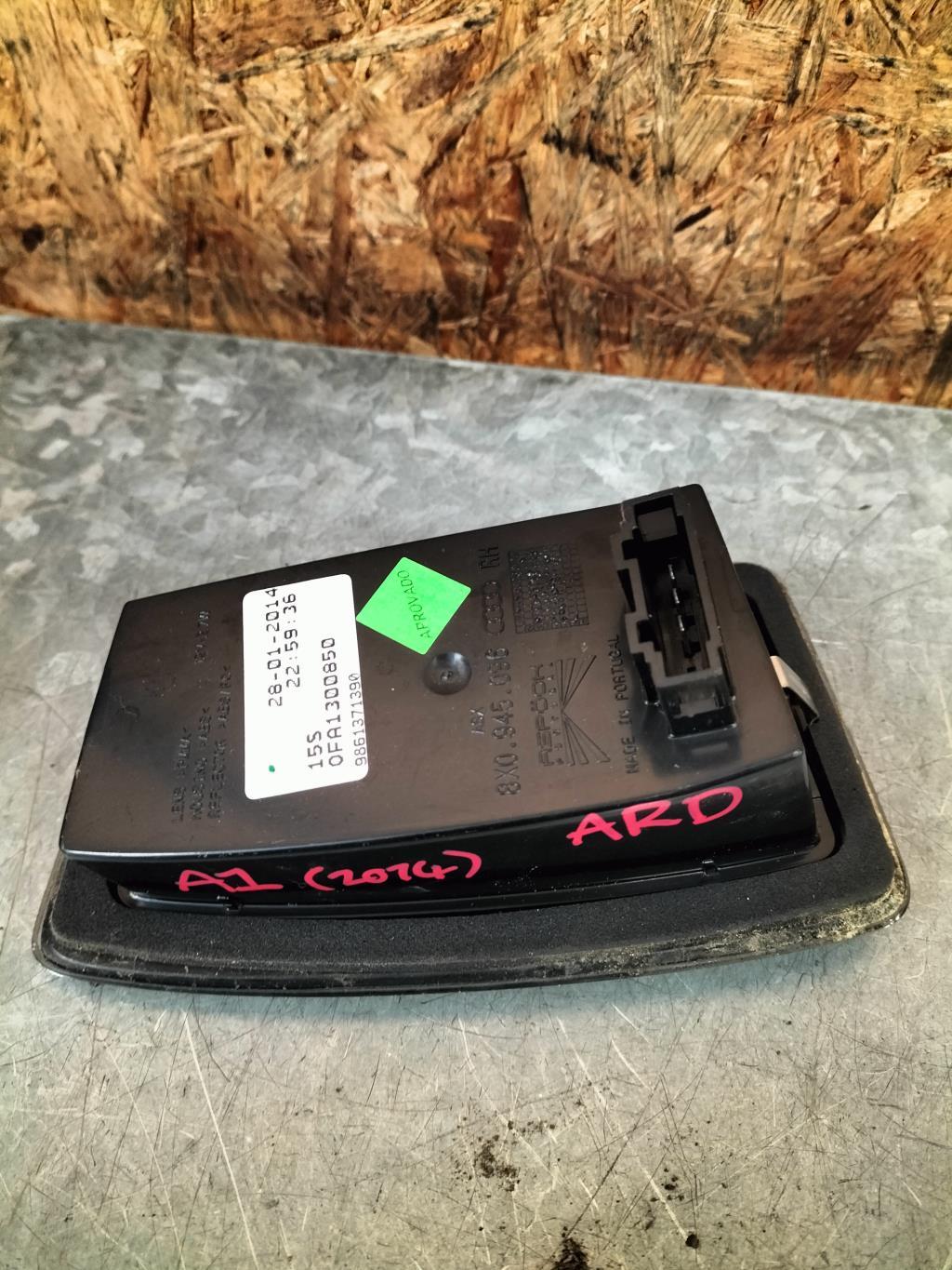 Feu arriere secondaire droit (feux) AUDI A1 1 SPORTBACK PHASE 1 Essence - 1