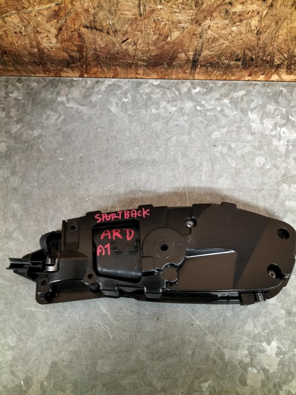 Maniglia interna posteriore destra AUDI A1 1 SPORTBACK PHASE 1 Gasolina - 1