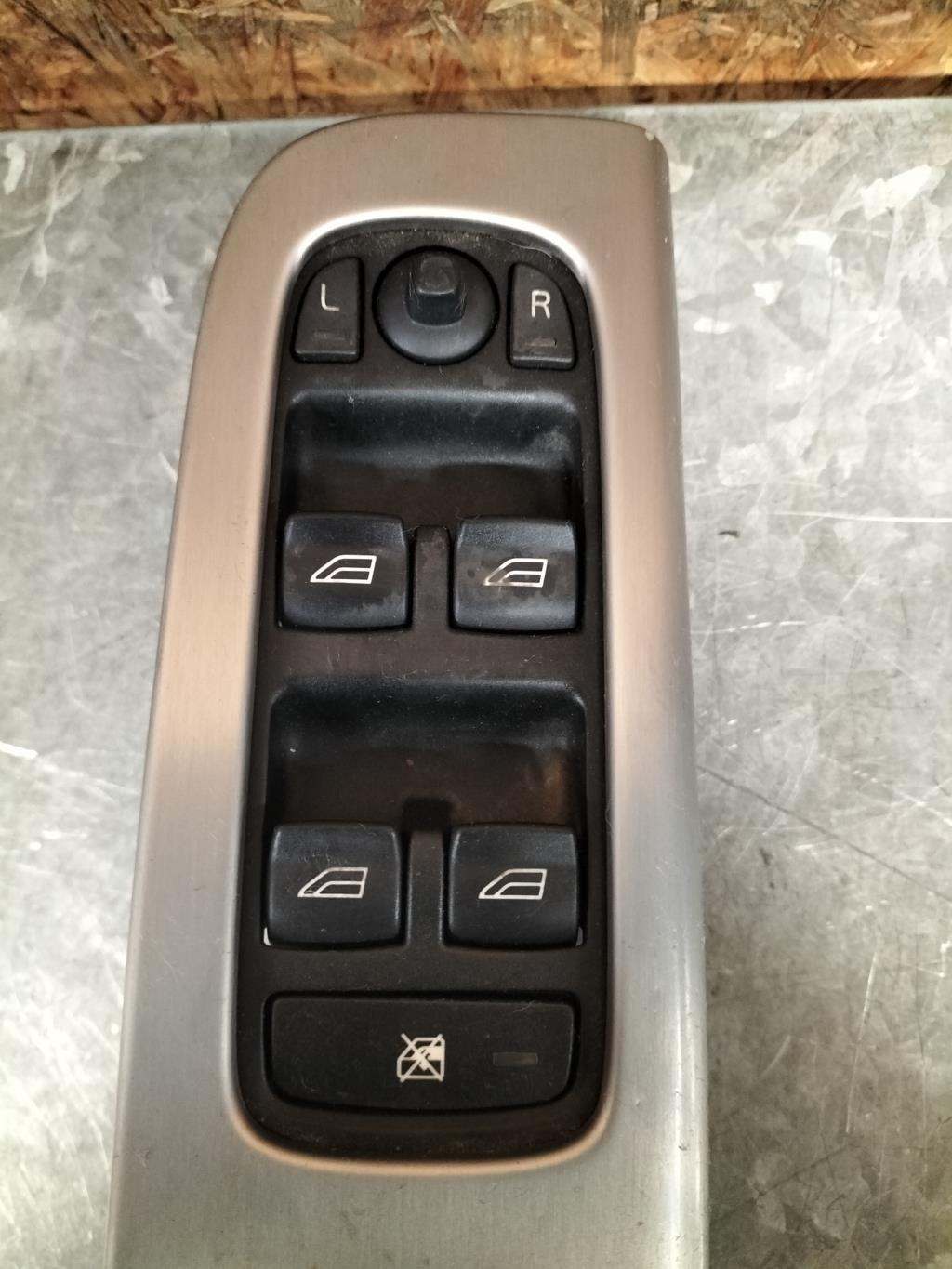 Interruttore lavacristalli anteriore sinistro VOLVO V 50 PHASE 1 BREAK Diésel - 1