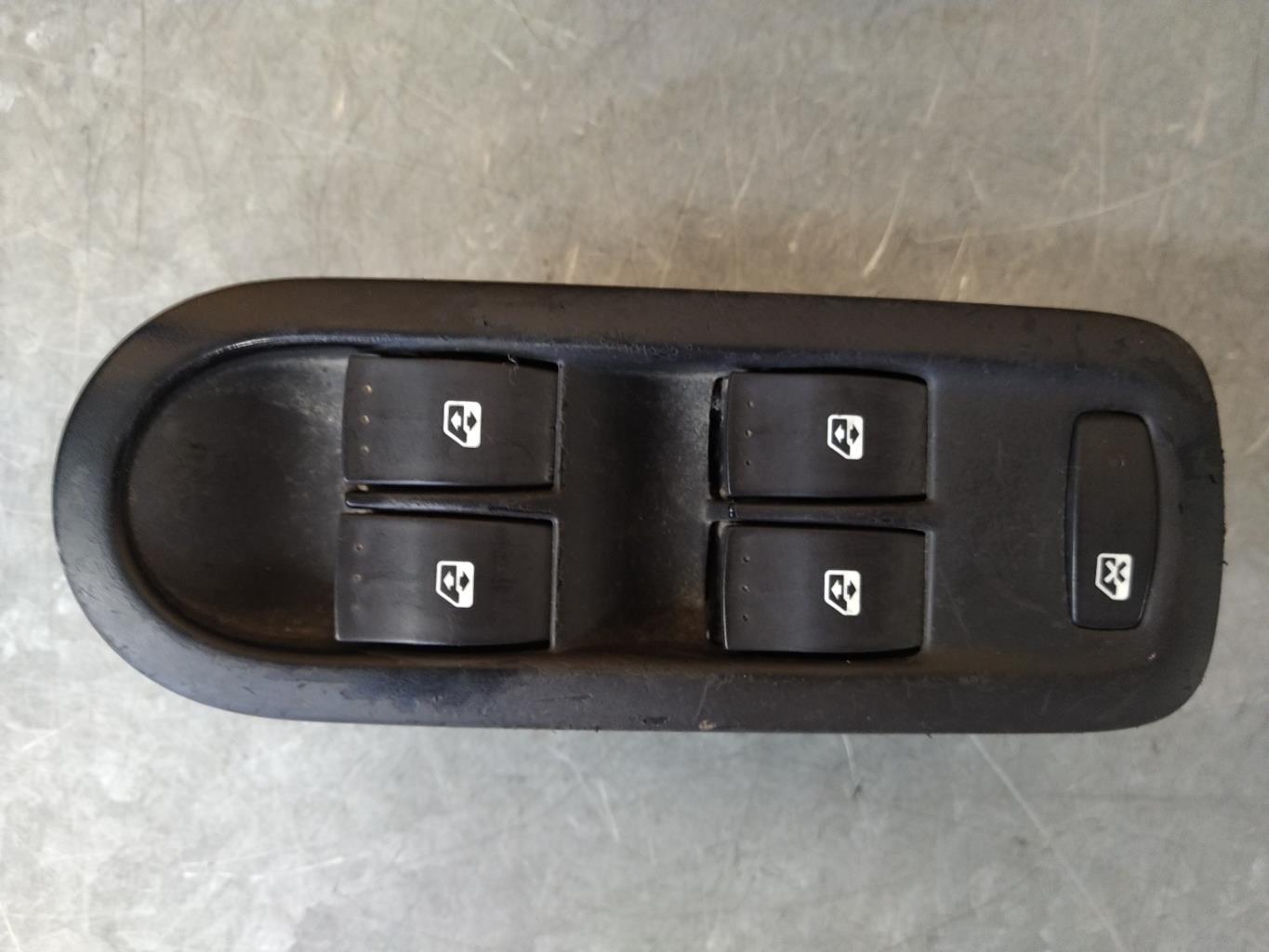 Interruttore lavacristalli anteriore sinistro RENAULT SCENIC 2 PHASE 2 Diésel - 1