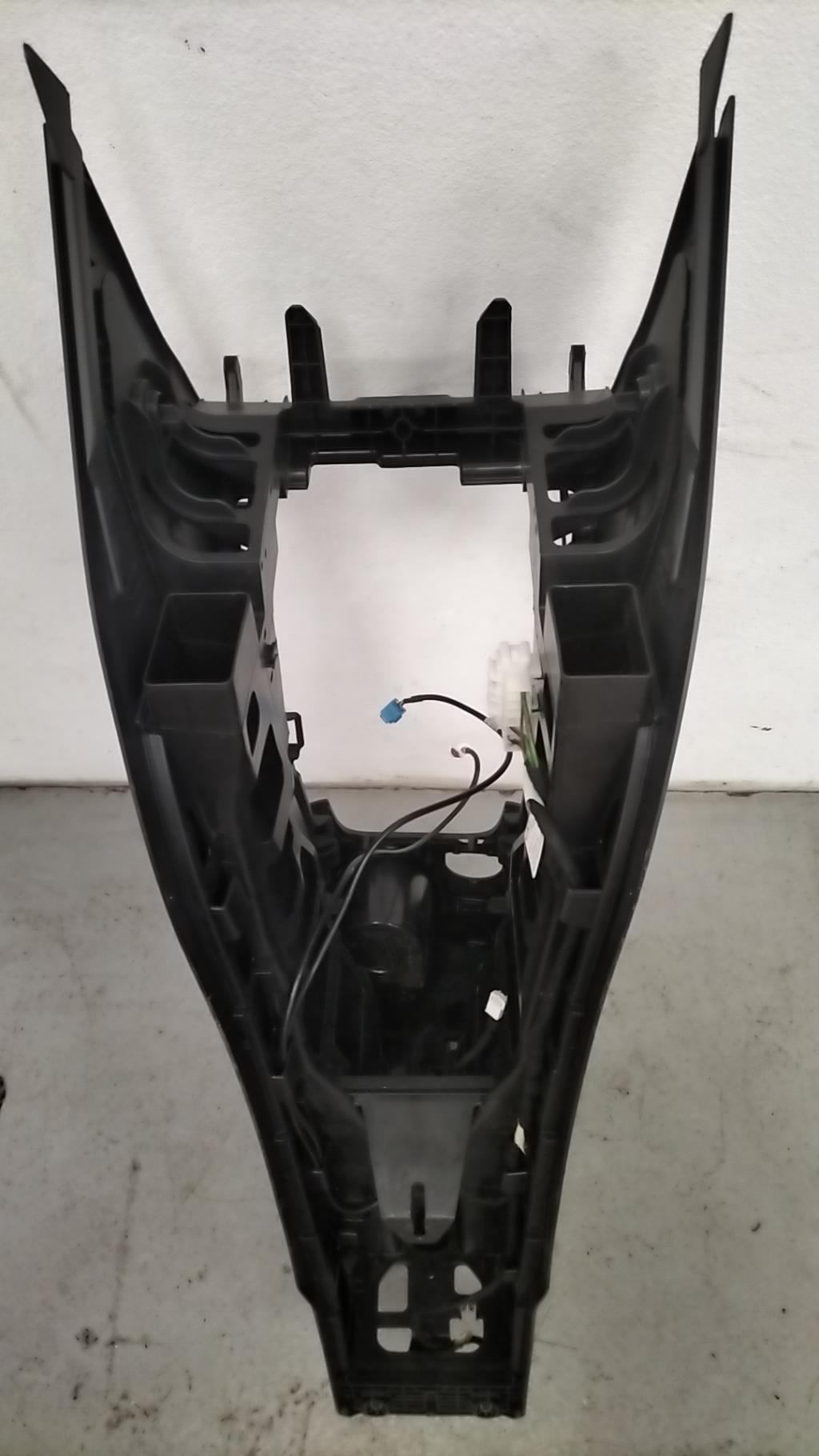 Consolle centrale (interno in plastica) MERCEDES CLASSE B 246 PHASE 1 Diésel - 1