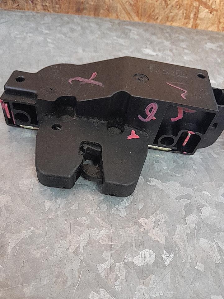 Serrure de coffre CITROEN C4 1 PHASE 1 Diesel - 1
