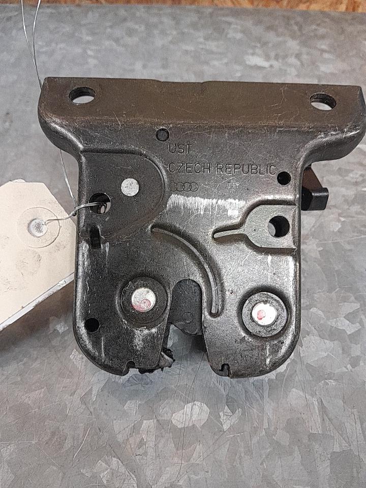 Serrure de coffre AUDI A3 2 PHASE 1 Diesel - 1