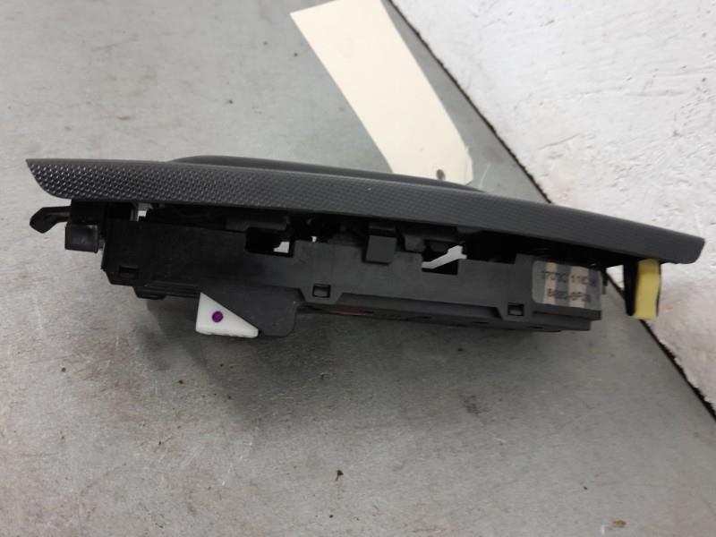 Interruttore lavacristalli anteriore sinistro TOYOTA COROLLA VERSO 2 PHASE 1 Diésel - 1