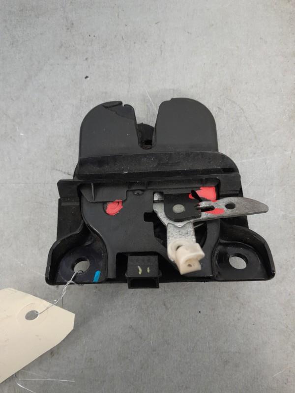 Serrure de coffre AUDI A2 Diesel - 1