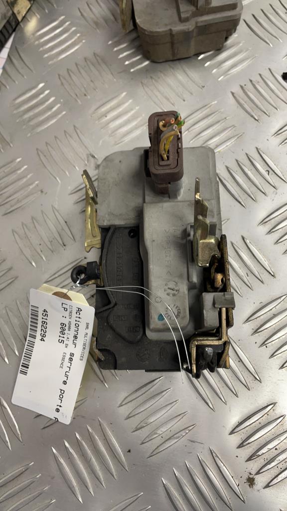 Serratura anteriore destra CITROEN XSARA PHASE 2 COUPE Gasolina - 1