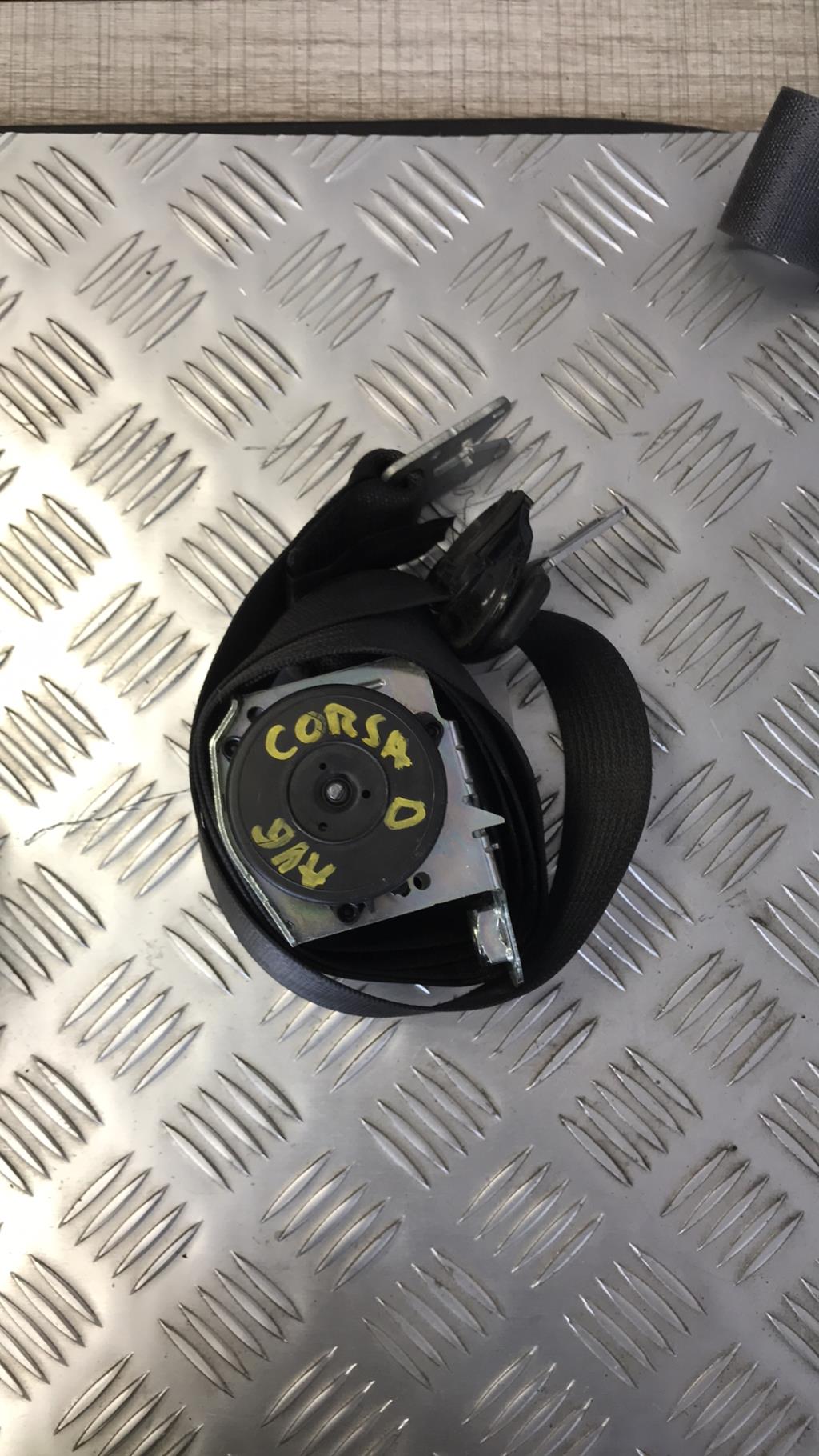 Cintura di sicurezza anteriore sinistra OPEL CORSA D PHASE 2 Diésel - 1