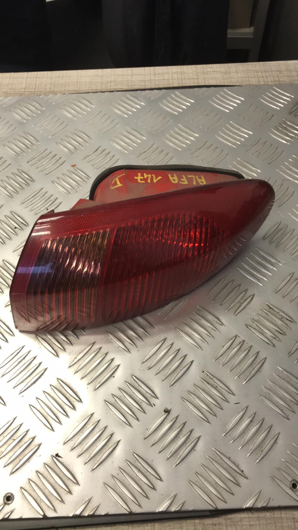 Fanale posteriore principale destro (luci) ALFA ROMEO 147 PHASE 2 Diésel - 1