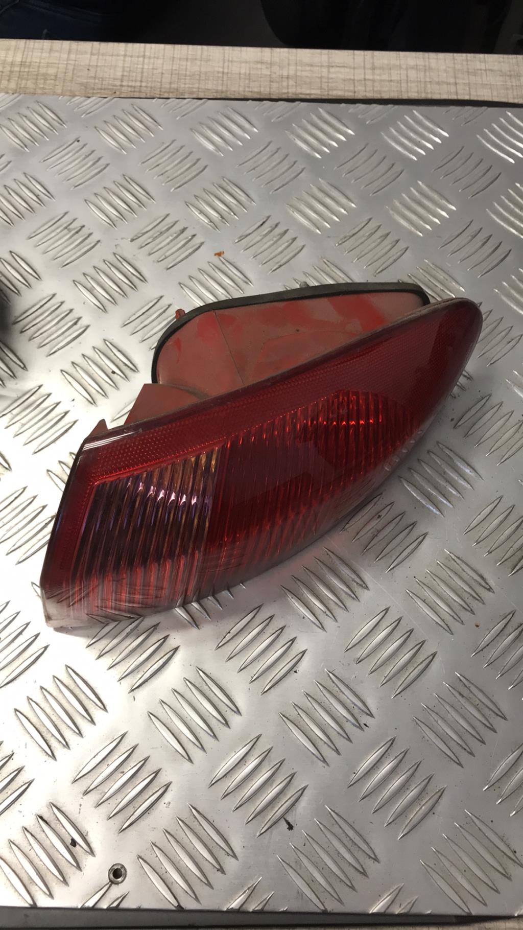 Fanale posteriore principale destro (luci) ALFA ROMEO 147 PHASE 2 Diésel - 1