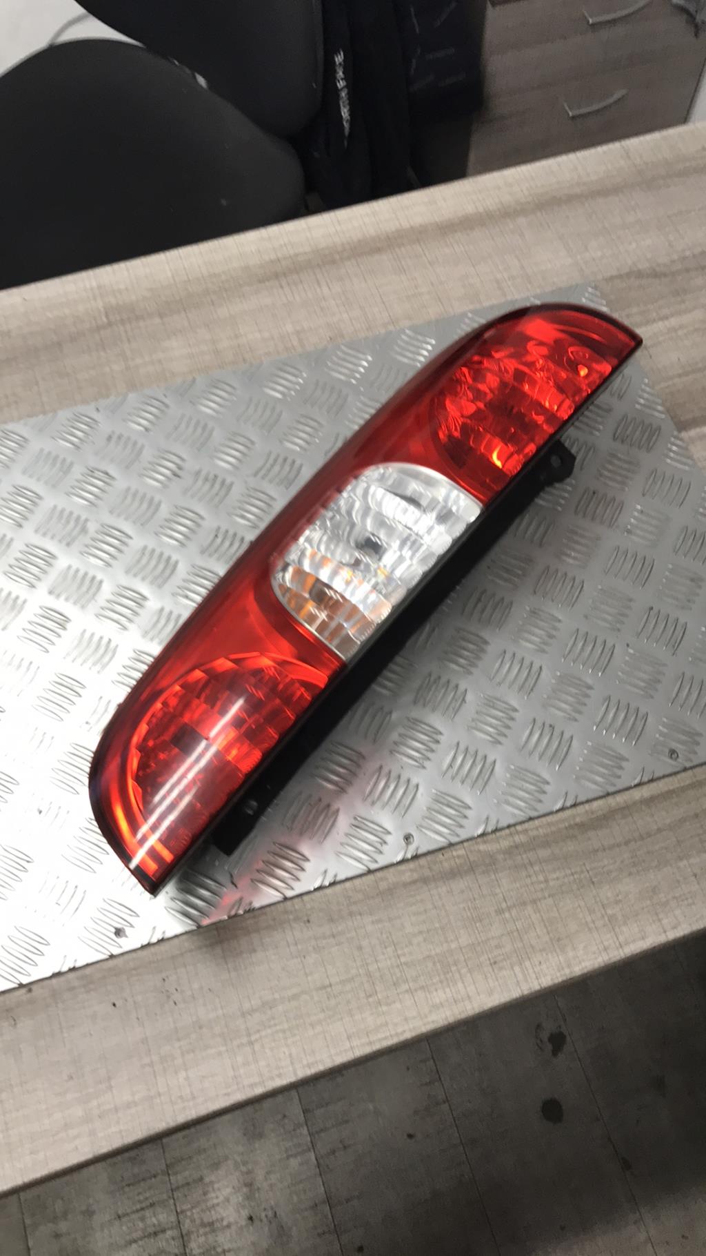 Fanale posteriore principale destro (luci) FIAT DOBLO 1 PHASE 2 Diésel - 1
