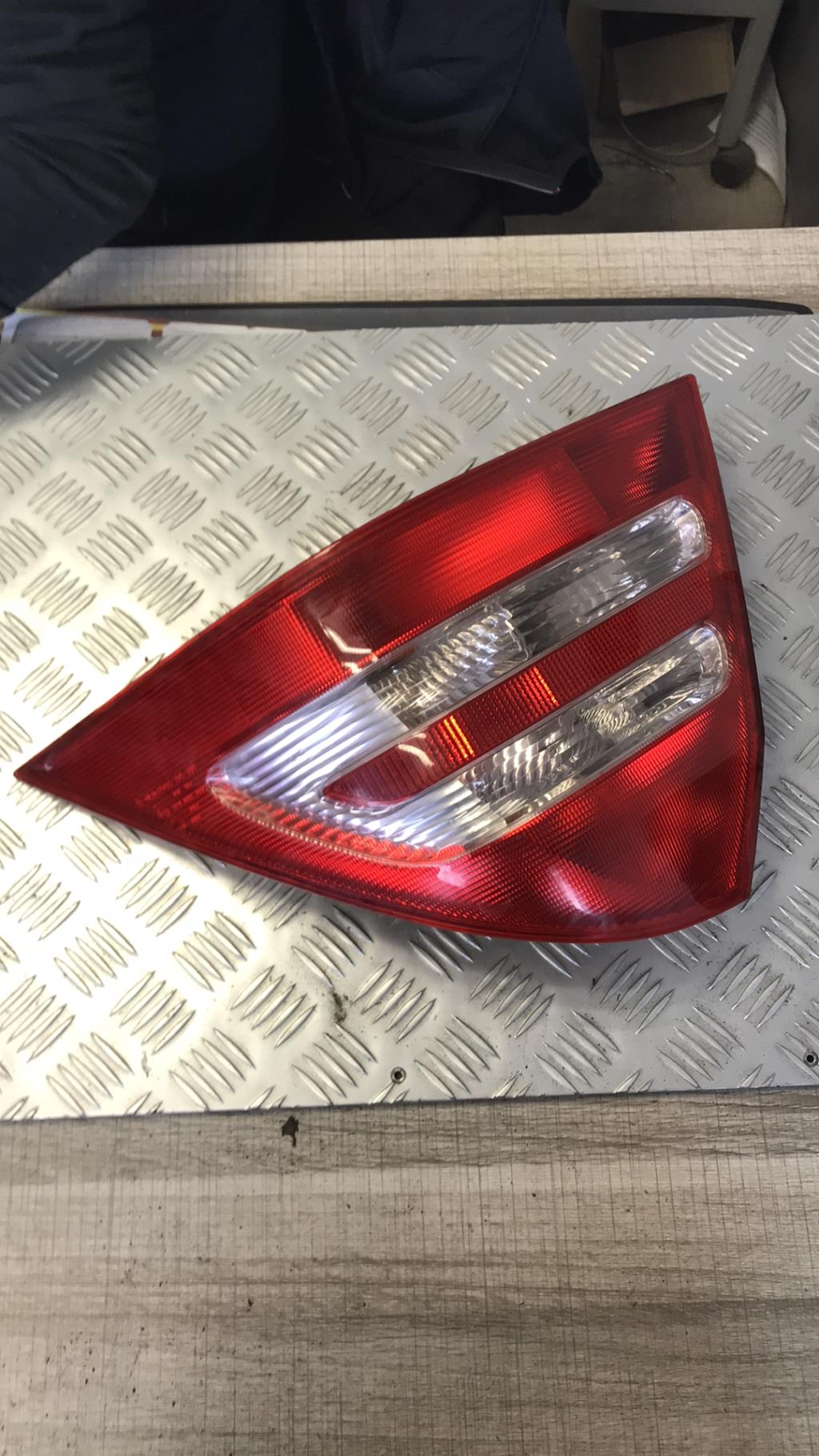 Fanale posteriore principale destro (luci) MERCEDES CLASSE C 203 PHASE 1 Diésel - 1