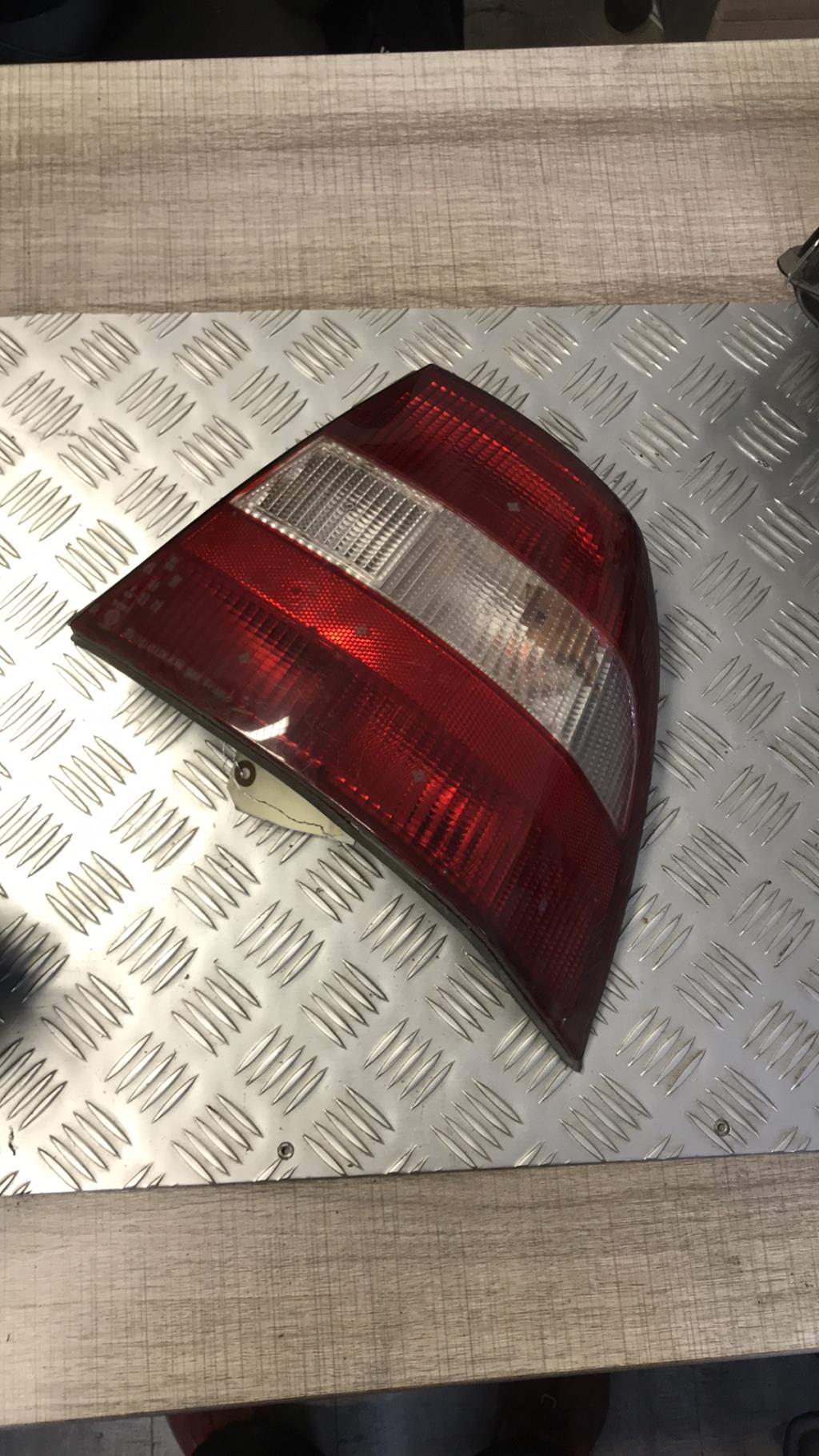 Fanale posteriore principale destro (luci) OPEL CORSA D PHASE 1 Diésel - 1