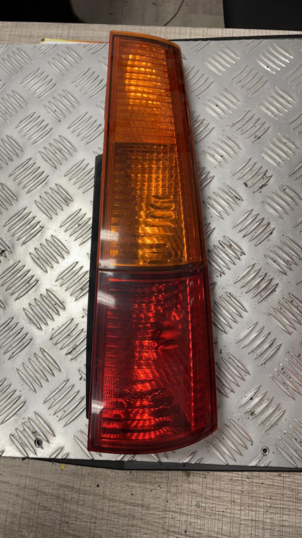 Fanale posteriore principale destro (luci) SUZUKI IGNIS 1  - 1