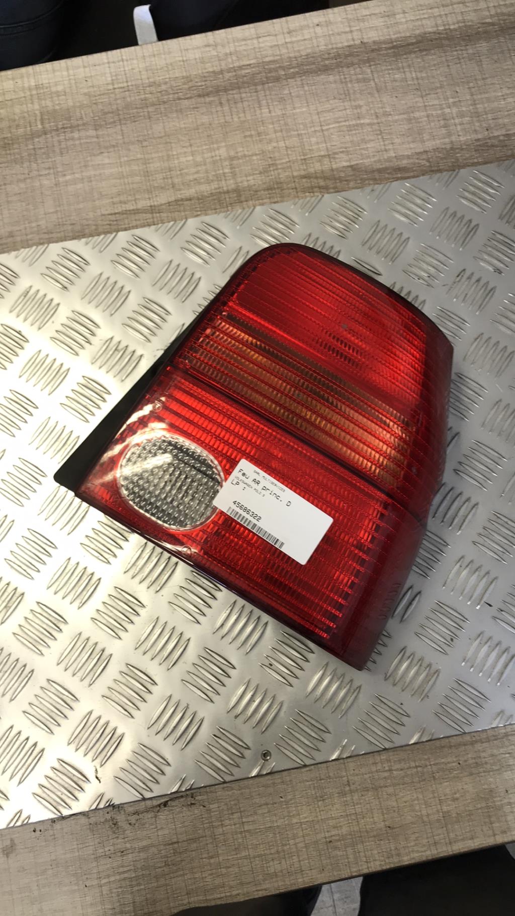 Fanale posteriore principale destro (luci) VOLKSWAGEN POLO 3 PHASE 1 Gasolina - 1
