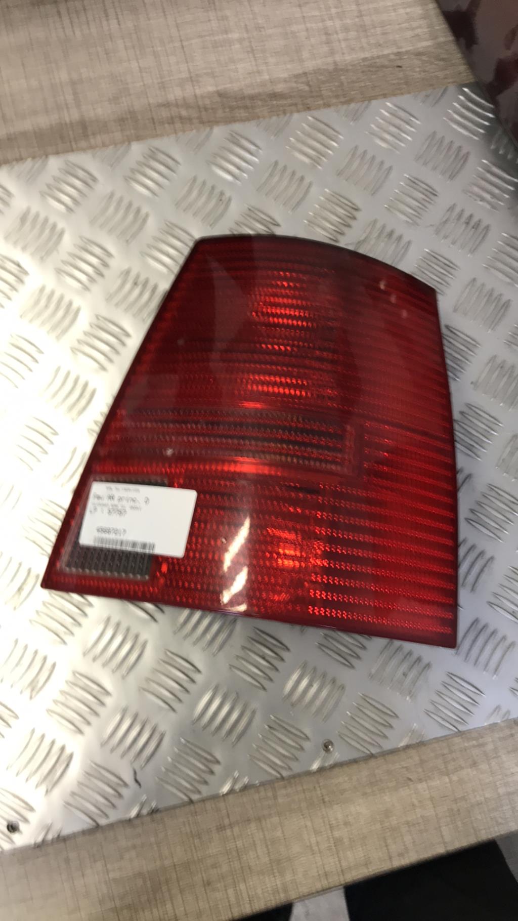 Fanale posteriore principale destro (luci) VOLKSWAGEN BORA BREAK Diésel - 1