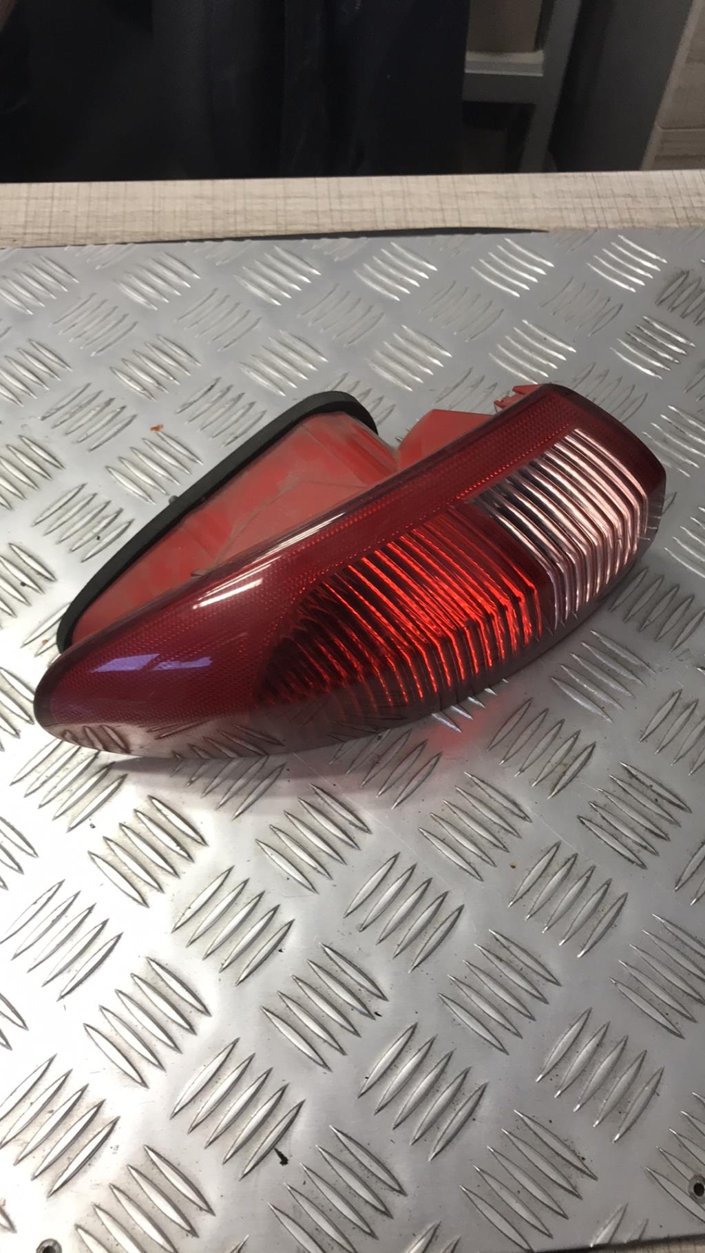 Fanale posteriore principale sinistro (luci) ALFA ROMEO 147 PHASE 2 Diésel - 1