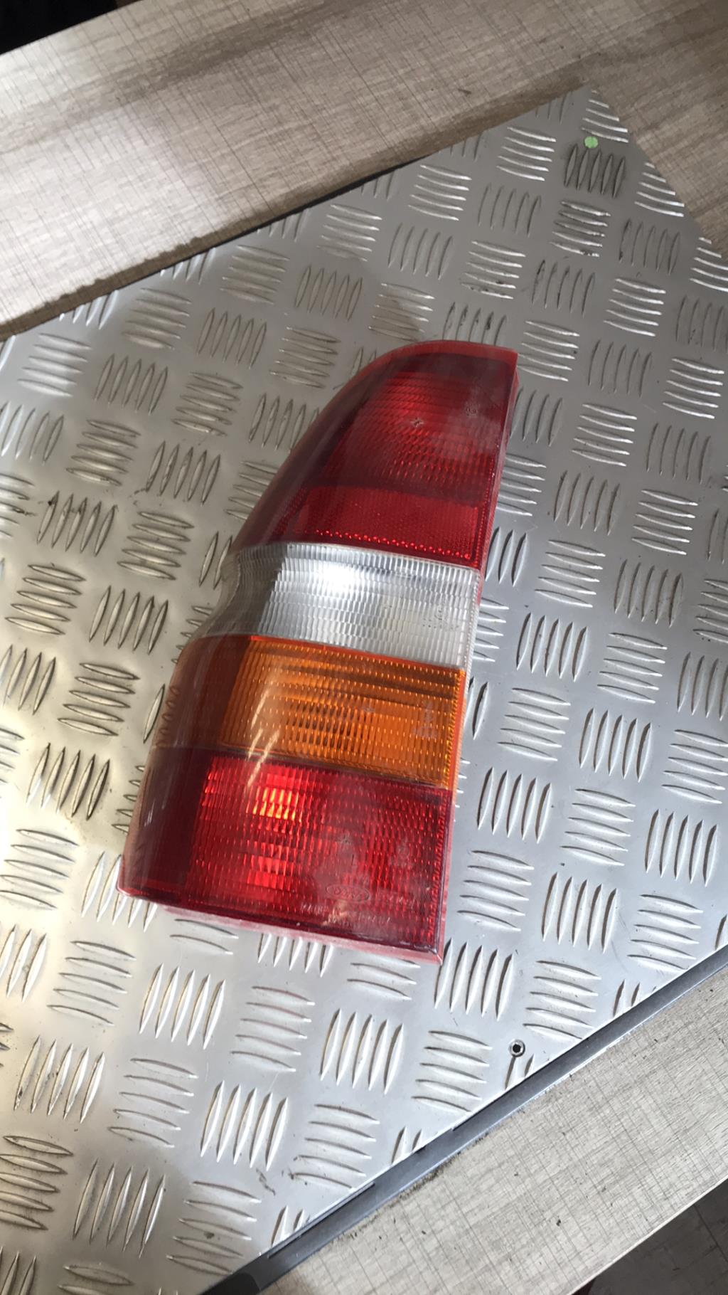 Fanale posteriore principale sinistro (luci) FORD ESCORT 4 BREAK  - 1