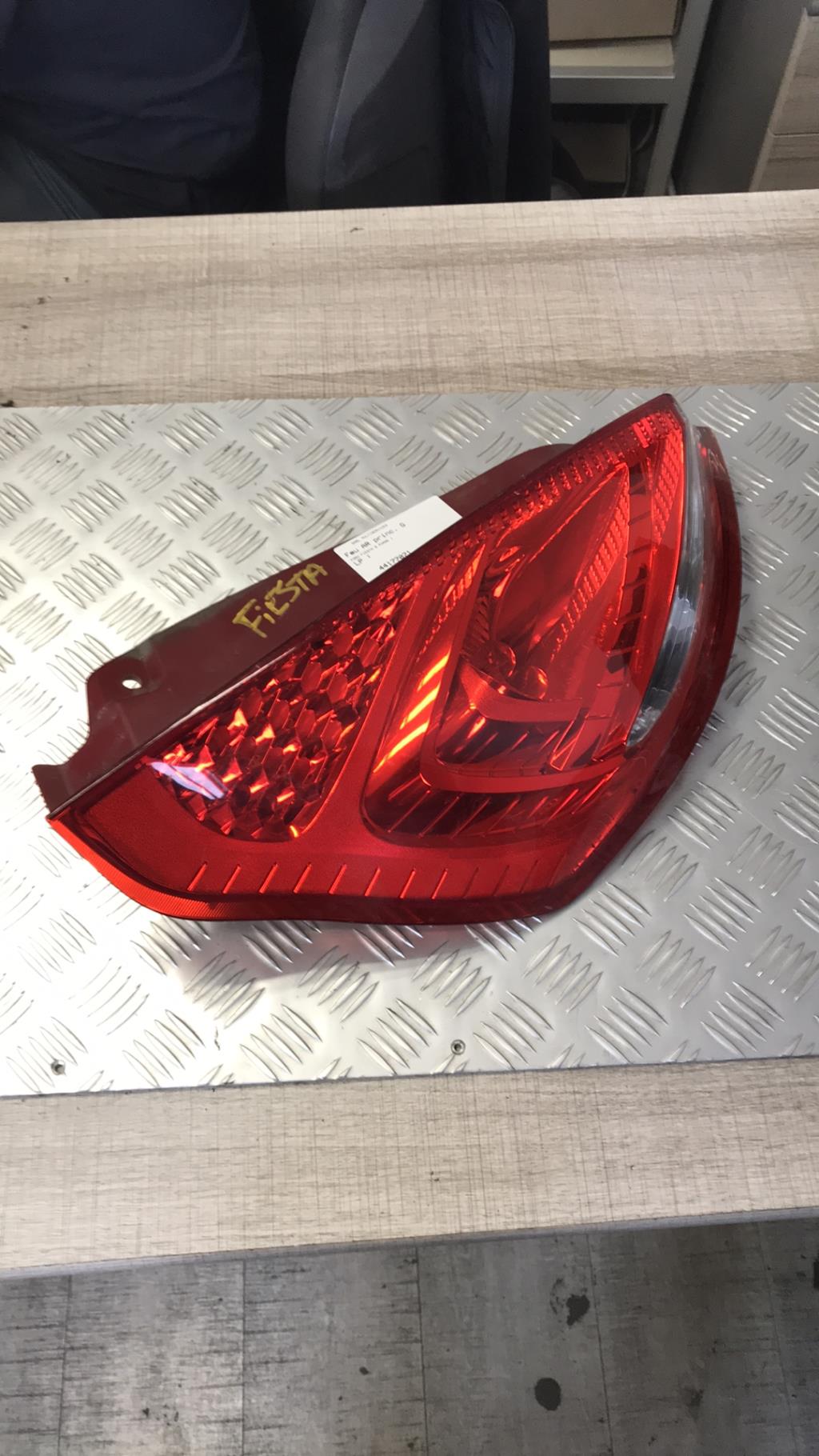 Fanale posteriore principale sinistro (luci) FORD FIESTA 6 PHASE 2 Gasolina - 1