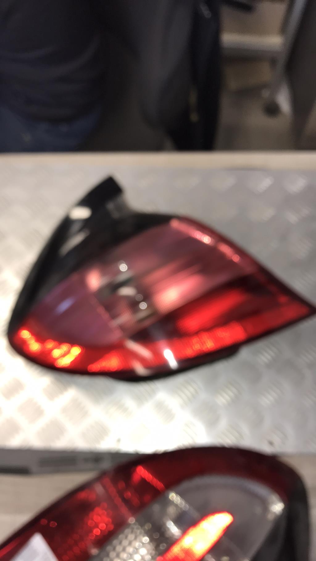 Fanale posteriore principale sinistro (luci) MERCEDES CLASSE C 203 COUPE SPORT PHASE 1 Diésel - 1