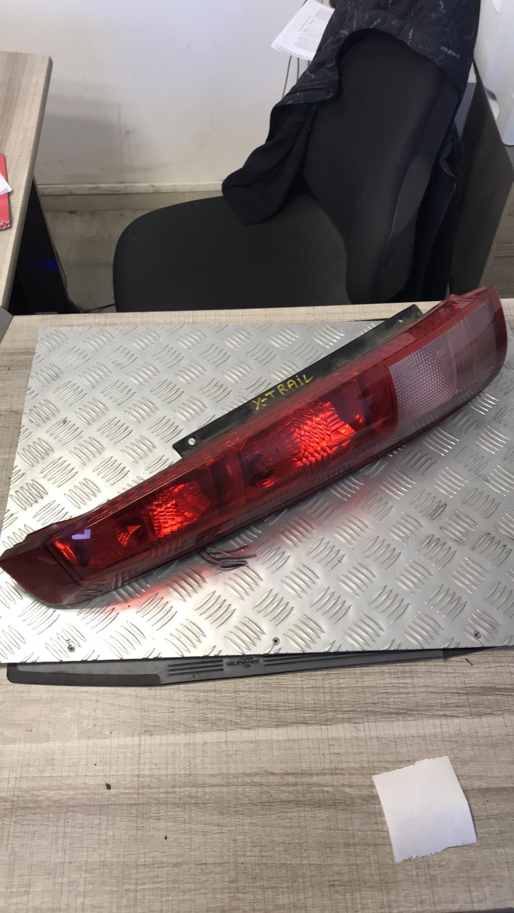 Fanale posteriore principale sinistro (luci) NISSAN X-TRAIL 1 PHASE 1 Diésel - 1