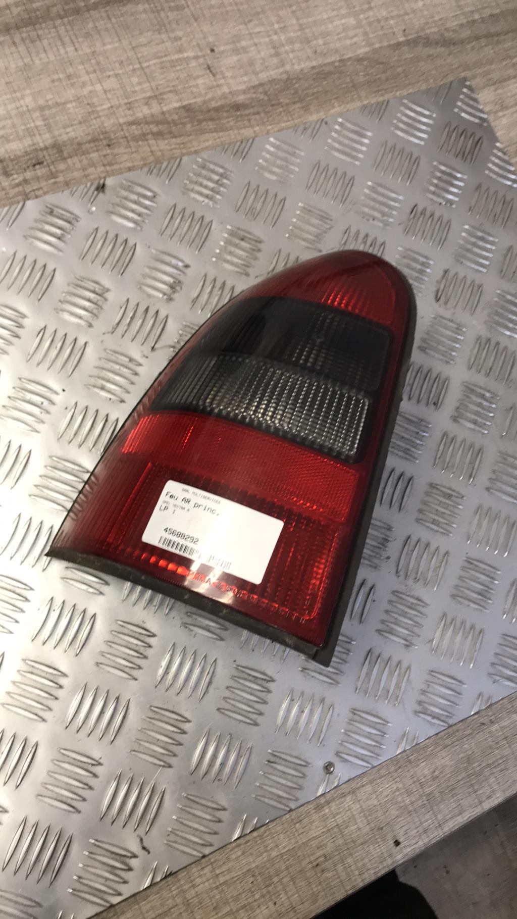 Fanale posteriore principale sinistro (luci) OPEL VECTRA A PHASE 1  - 1