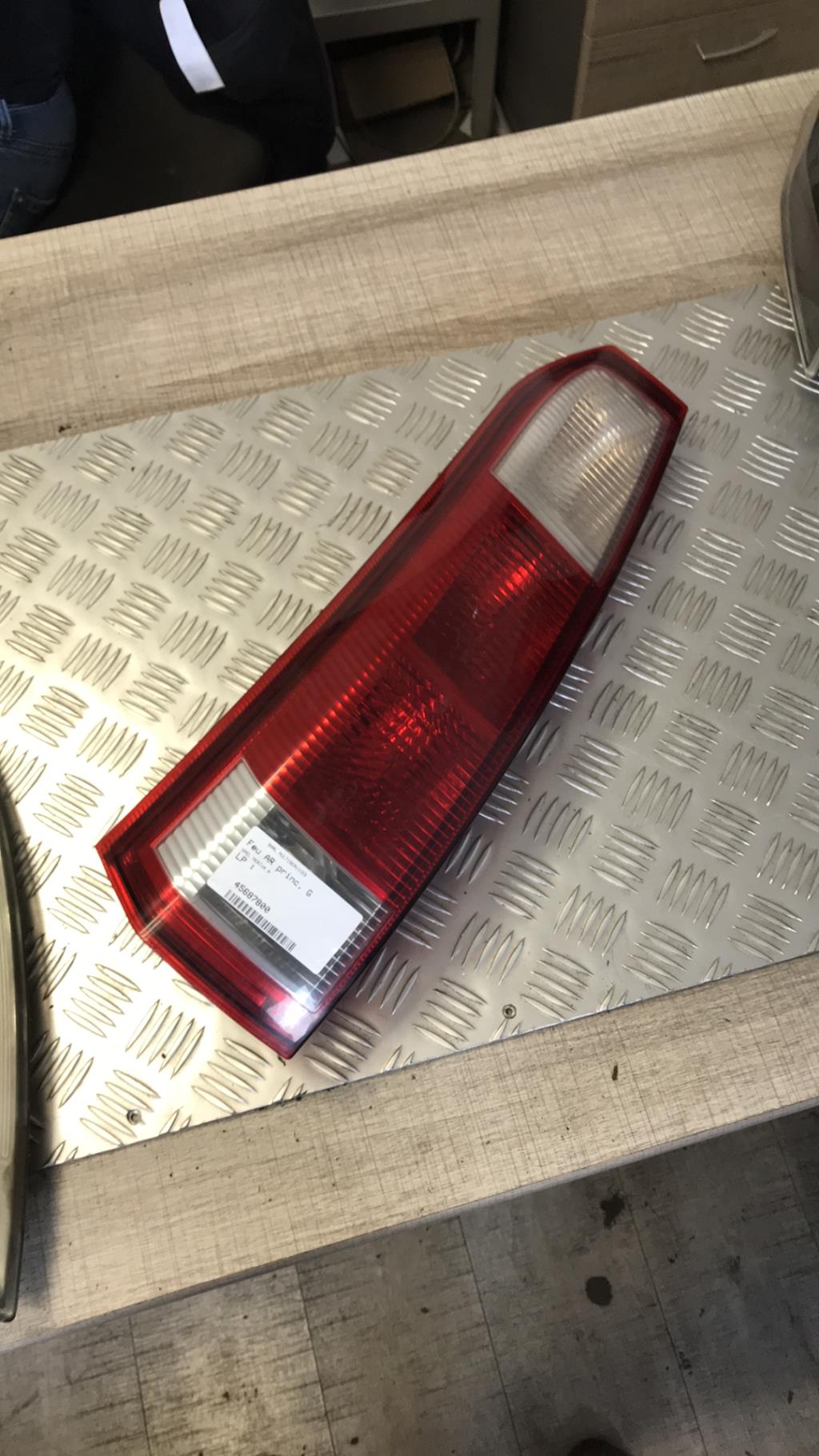 Fanale posteriore principale sinistro (luci) OPEL MERIVA A PHASE 2 Diésel - 1
