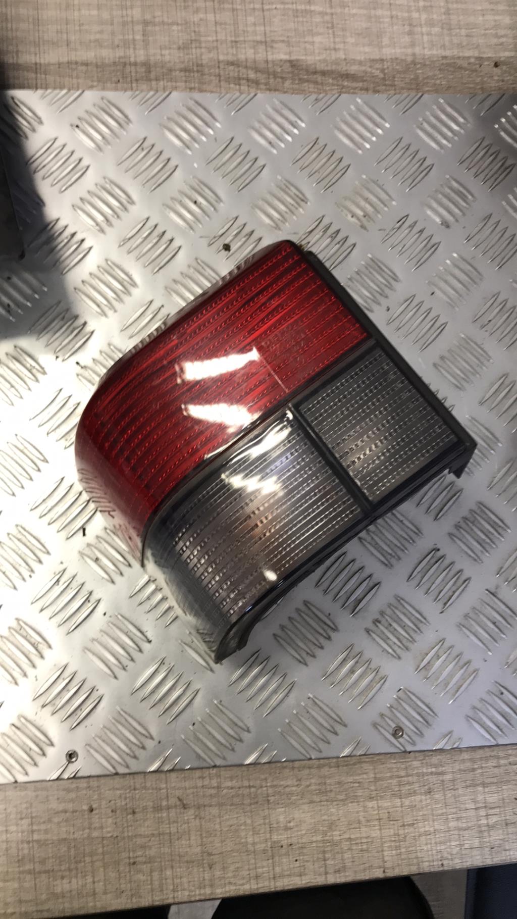 Fanale posteriore principale sinistro (luci) VOLKSWAGEN TRANSPORTER 4 PHASE 1  - 1
