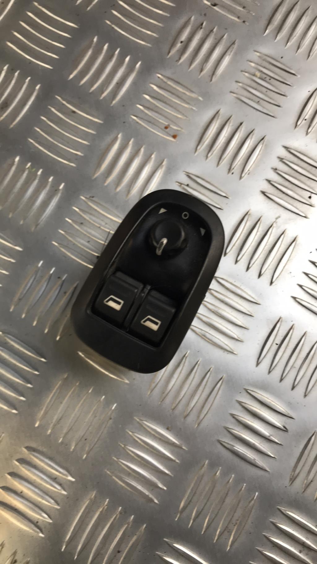 Interruttore lavacristalli anteriore sinistro PEUGEOT 206+  - 1