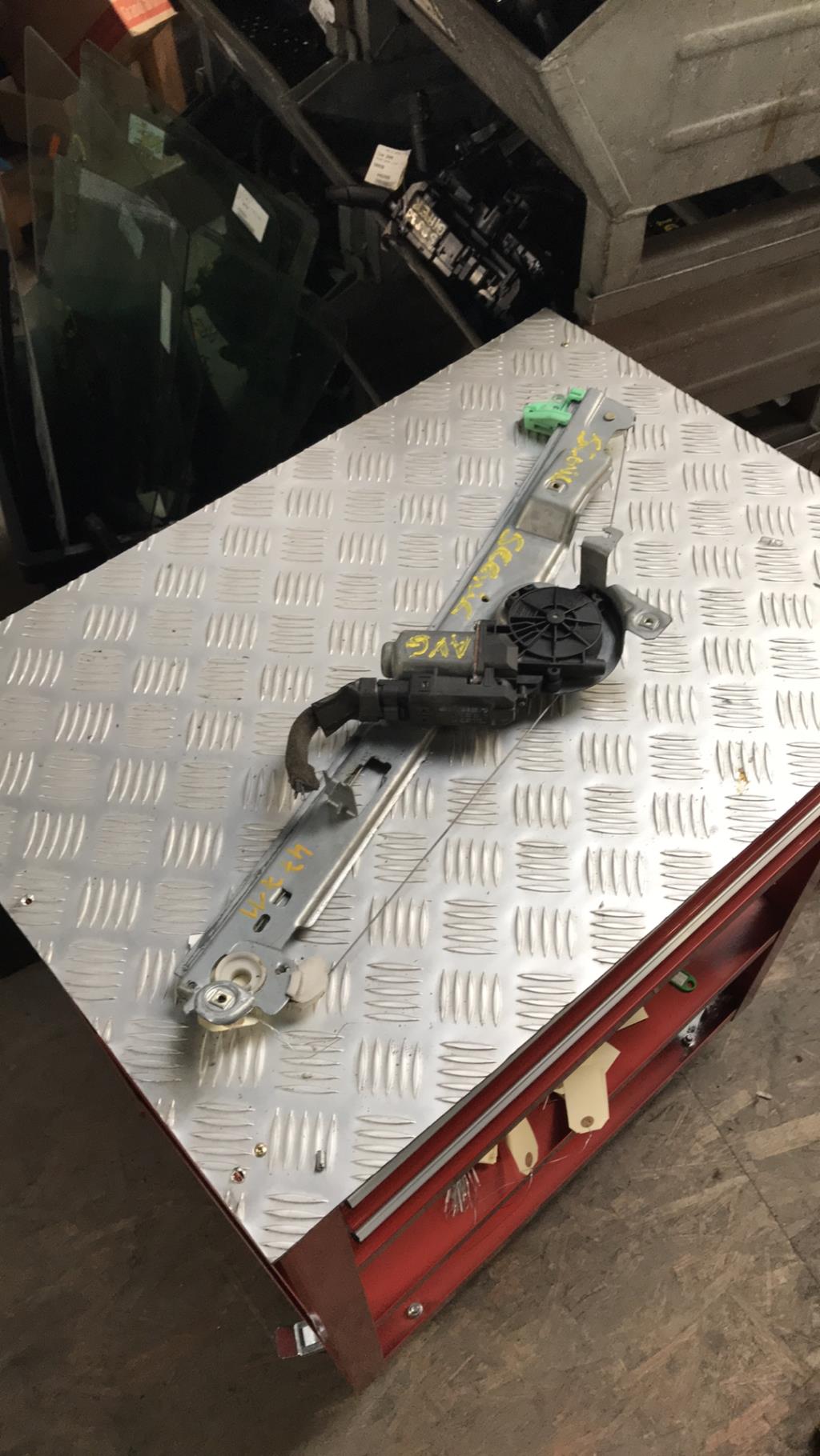 Alzacristalli elettrico anteriore sinistro RENAULT SCENIC 2 PHASE 1 Diésel - 1