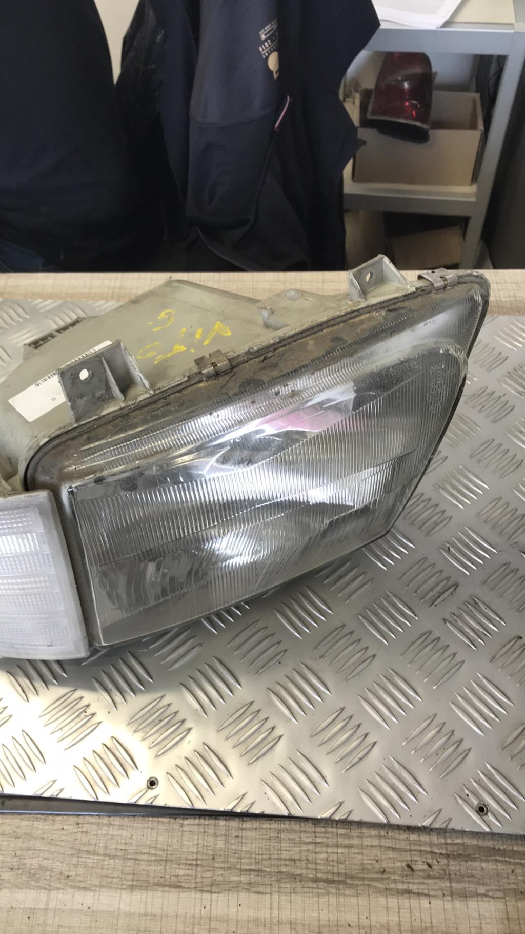 Gruppo ottico anteriore principale sinistro (luci)(faro) MERCEDES VITO 638 Diésel - 1