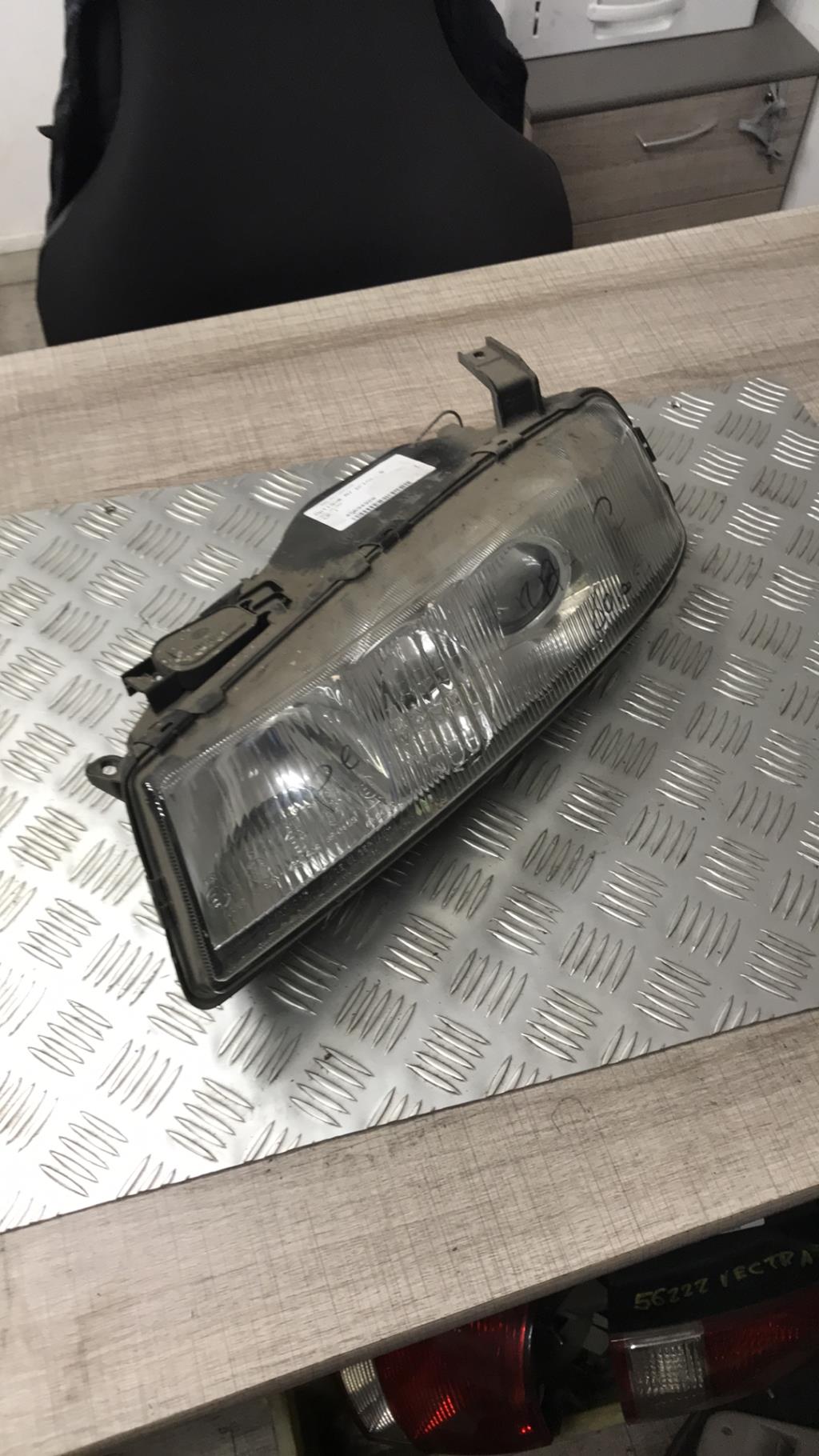 Gruppo ottico anteriore principale sinistro (luci)(faro) OPEL CALIBRA COUPE Gasolina - 1