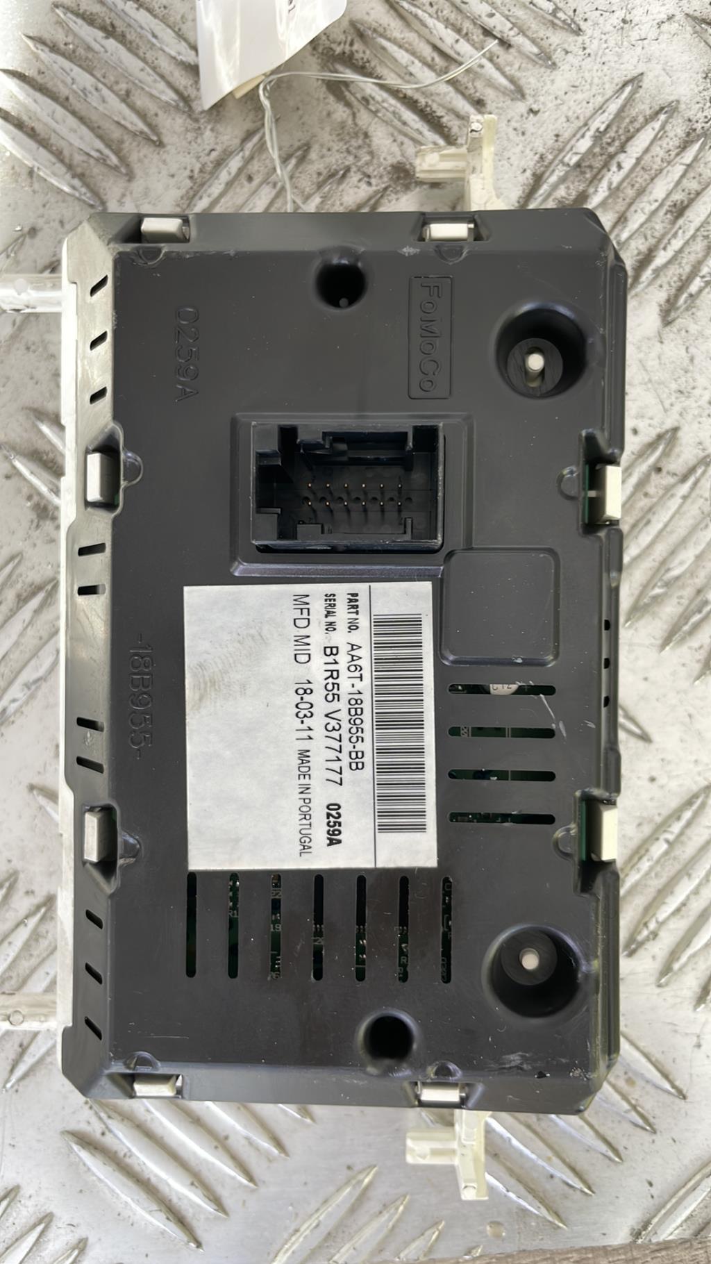 Monitor display FORD FIESTA 6 PHASE 1 Diésel - 1