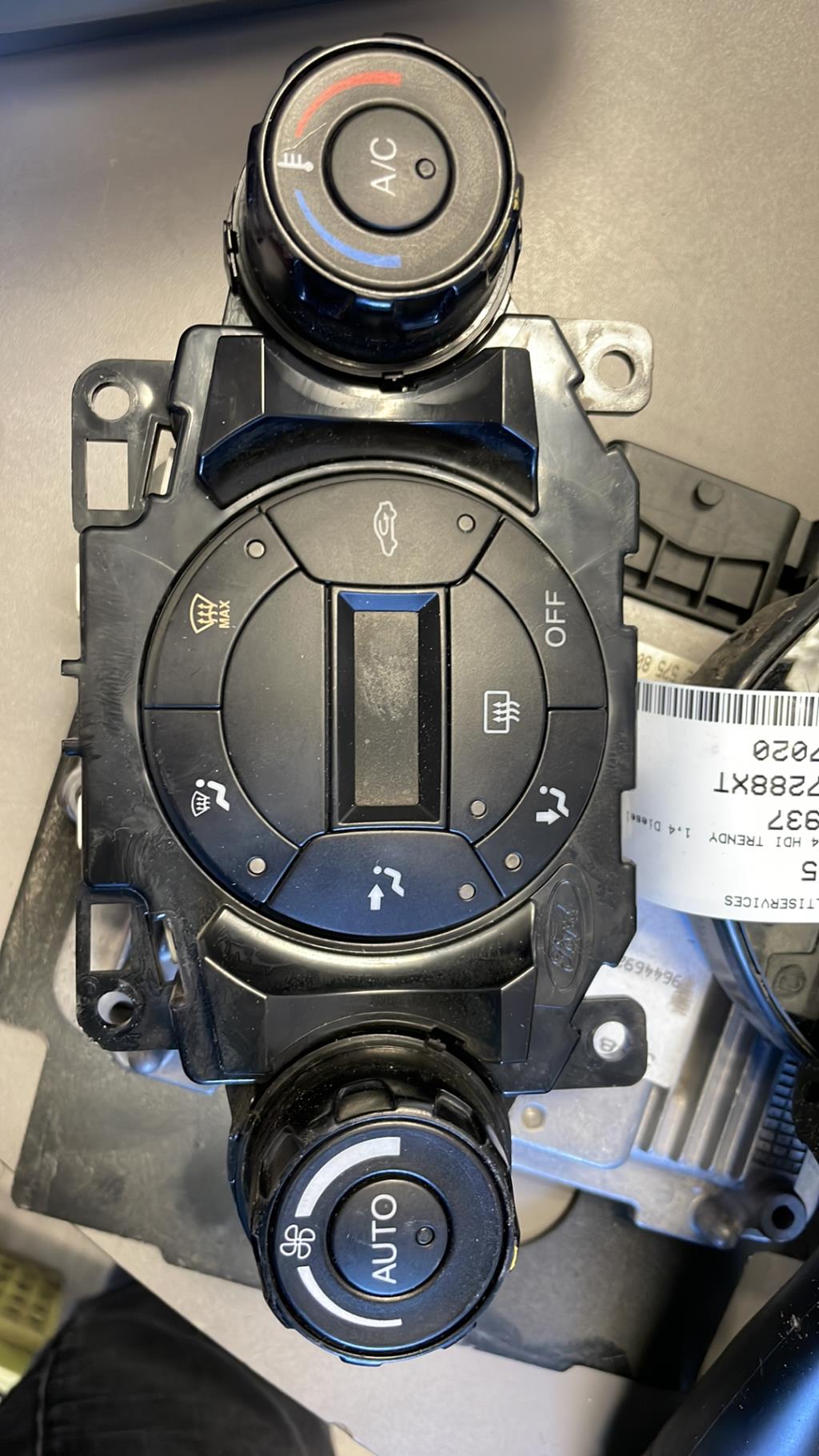 Commande chauffage FORD FIESTA 6 PHASE 1 Diesel - 1