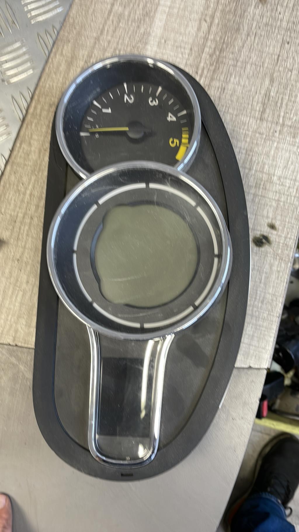 Compteur RENAULT MEGANE 3 PHASE 1 Diesel - 1