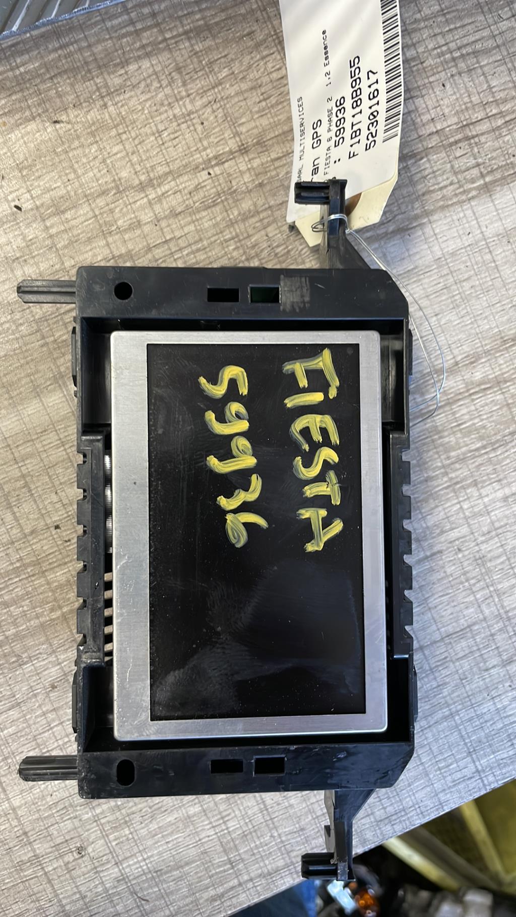 Ecran GPS FORD FIESTA 6 PHASE 2 Essence - 1