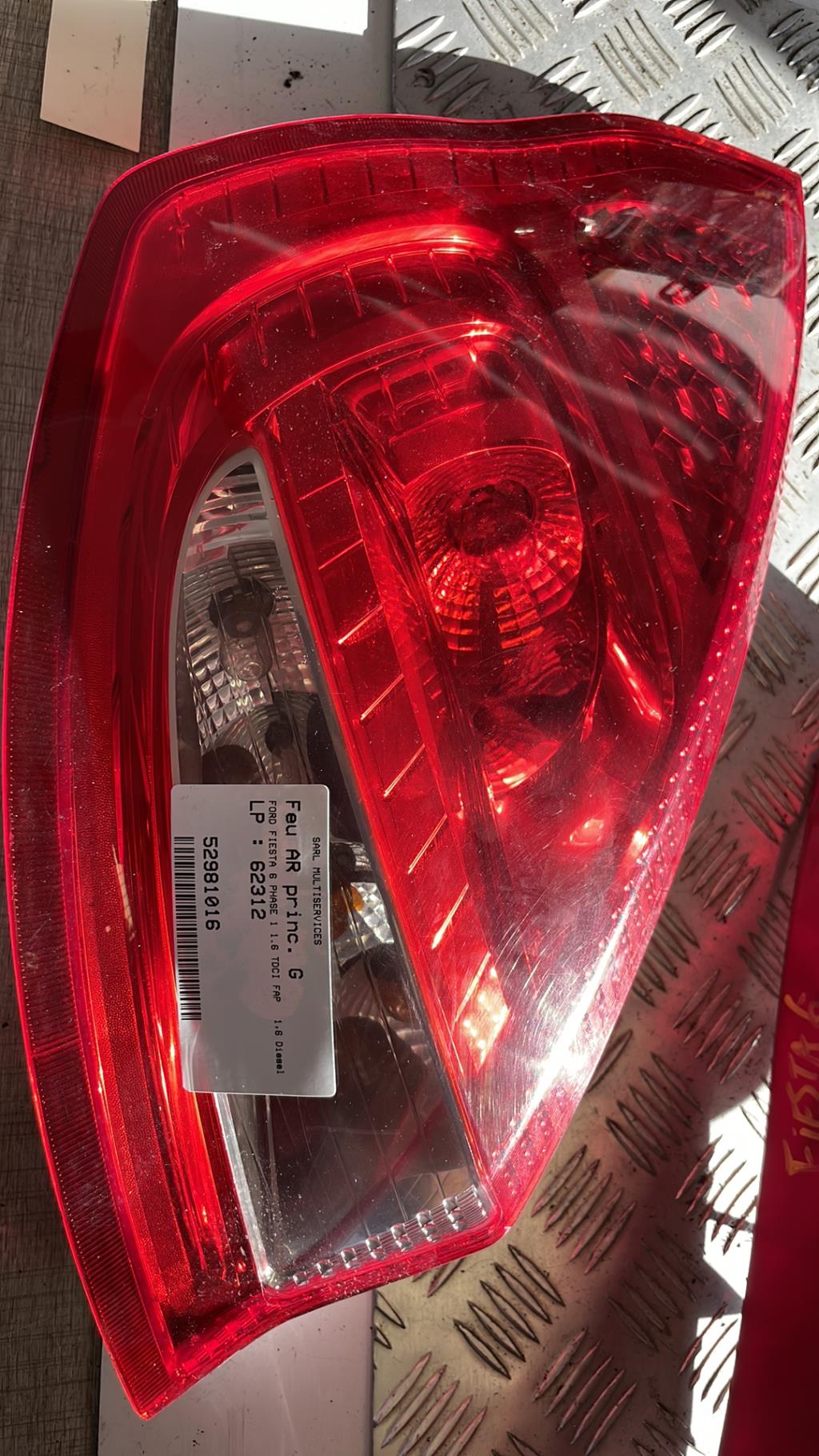 Fanale posteriore principale sinistro (luci) FORD FIESTA 6 PHASE 1 Diésel - 1