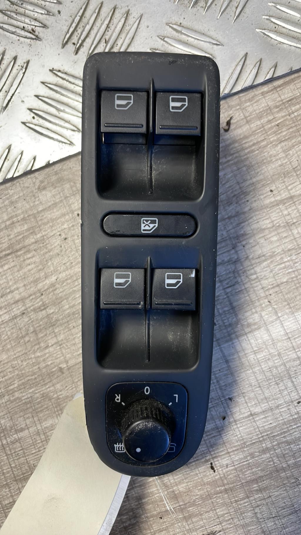 Interruttore alzacristalli VOLKSWAGEN GOLF 6 Diésel - 1
