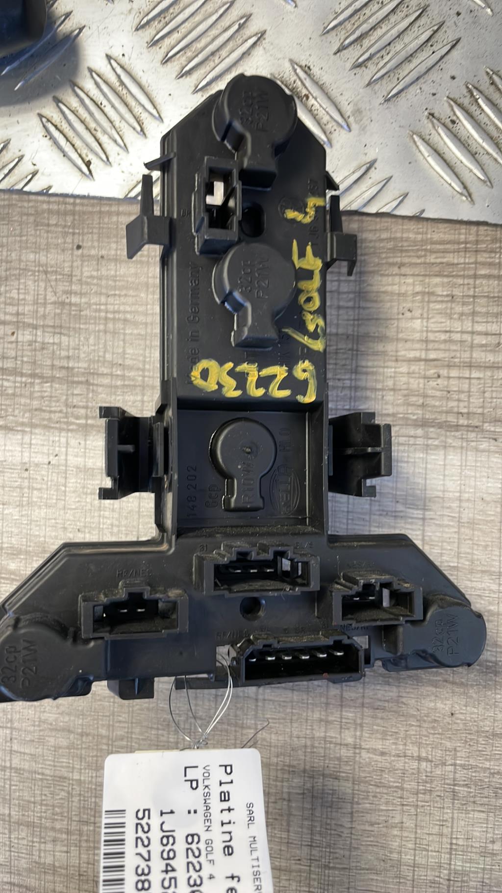 Base portalampade fanale posteriore destro VOLKSWAGEN GOLF 4 Gasolina - 1