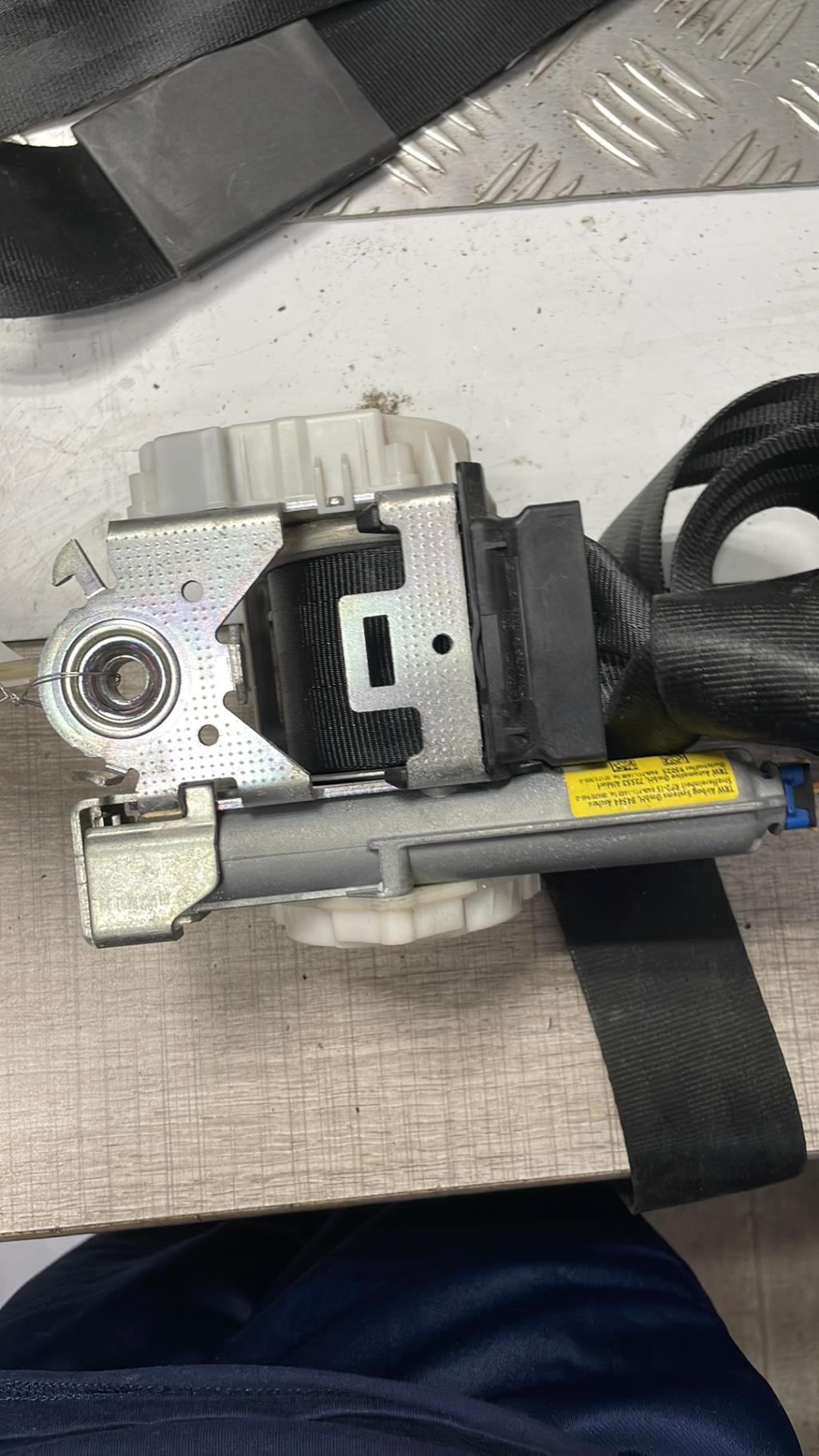 Cintura di sicurezza anteriore destra PEUGEOT 3008 1 PHASE 1 Diésel - 1