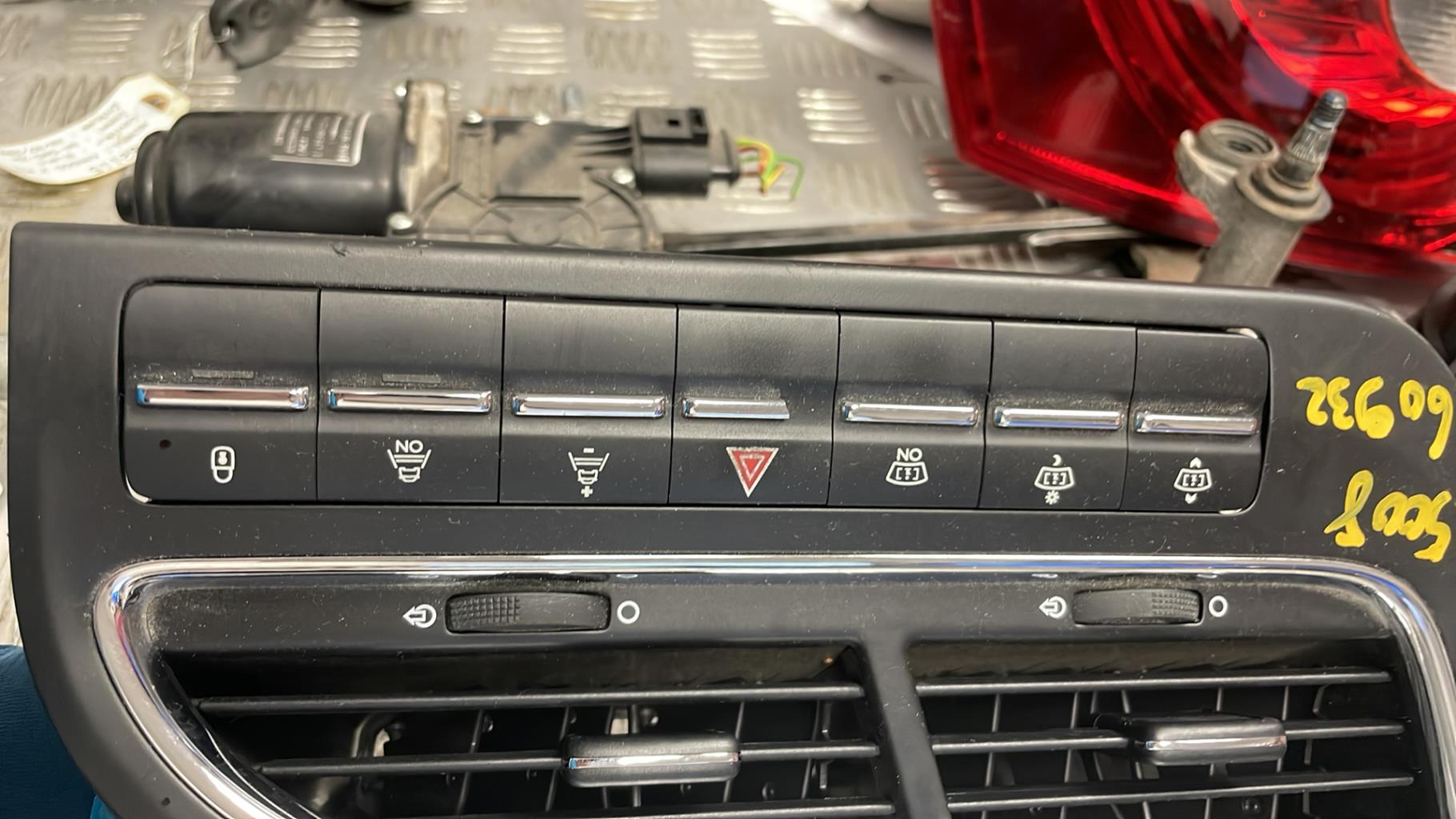 Bocchetta aerazione cruscotto PEUGEOT 5008 1 PHASE 1 Diésel - 1