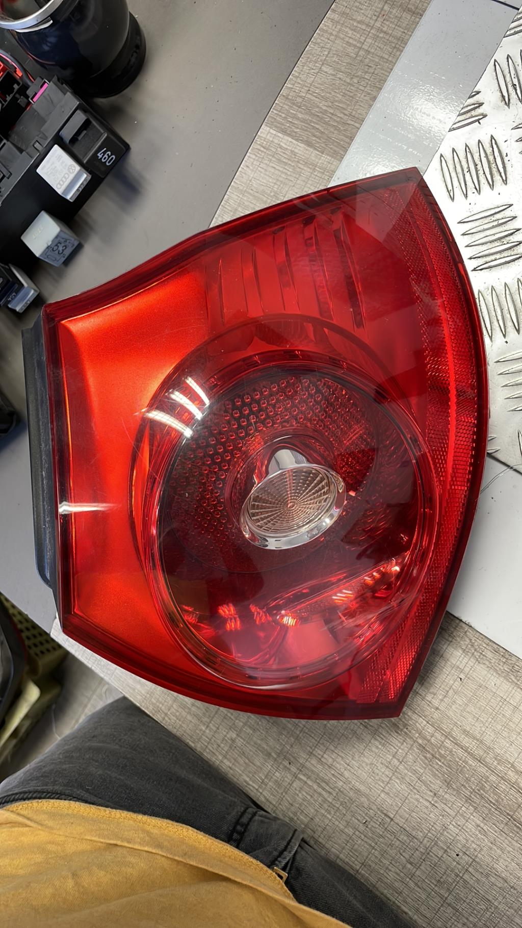 Fanale posteriore principale destro (luci) VOLKSWAGEN GOLF 5 Diésel - 1