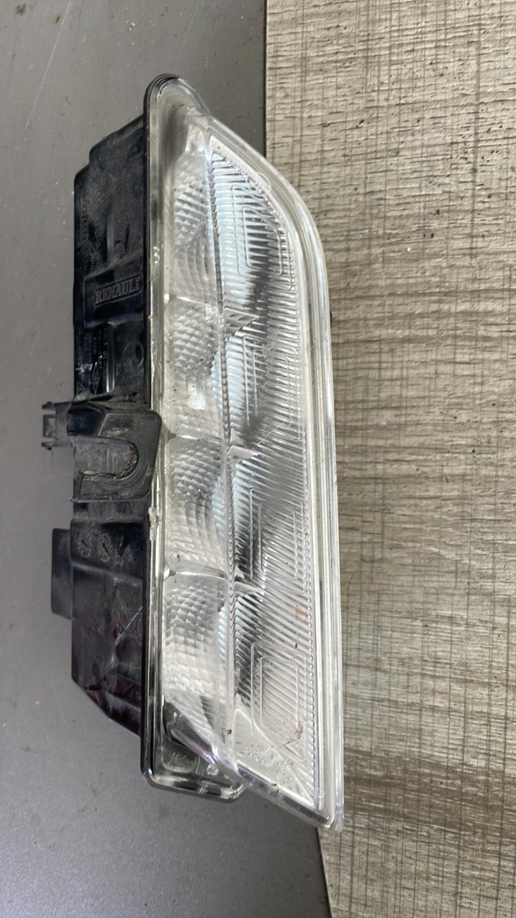 Luce di marcia diurna anteriore sinistra RENAULT CLIO 4 PHASE 1 BREAK Diésel - 1