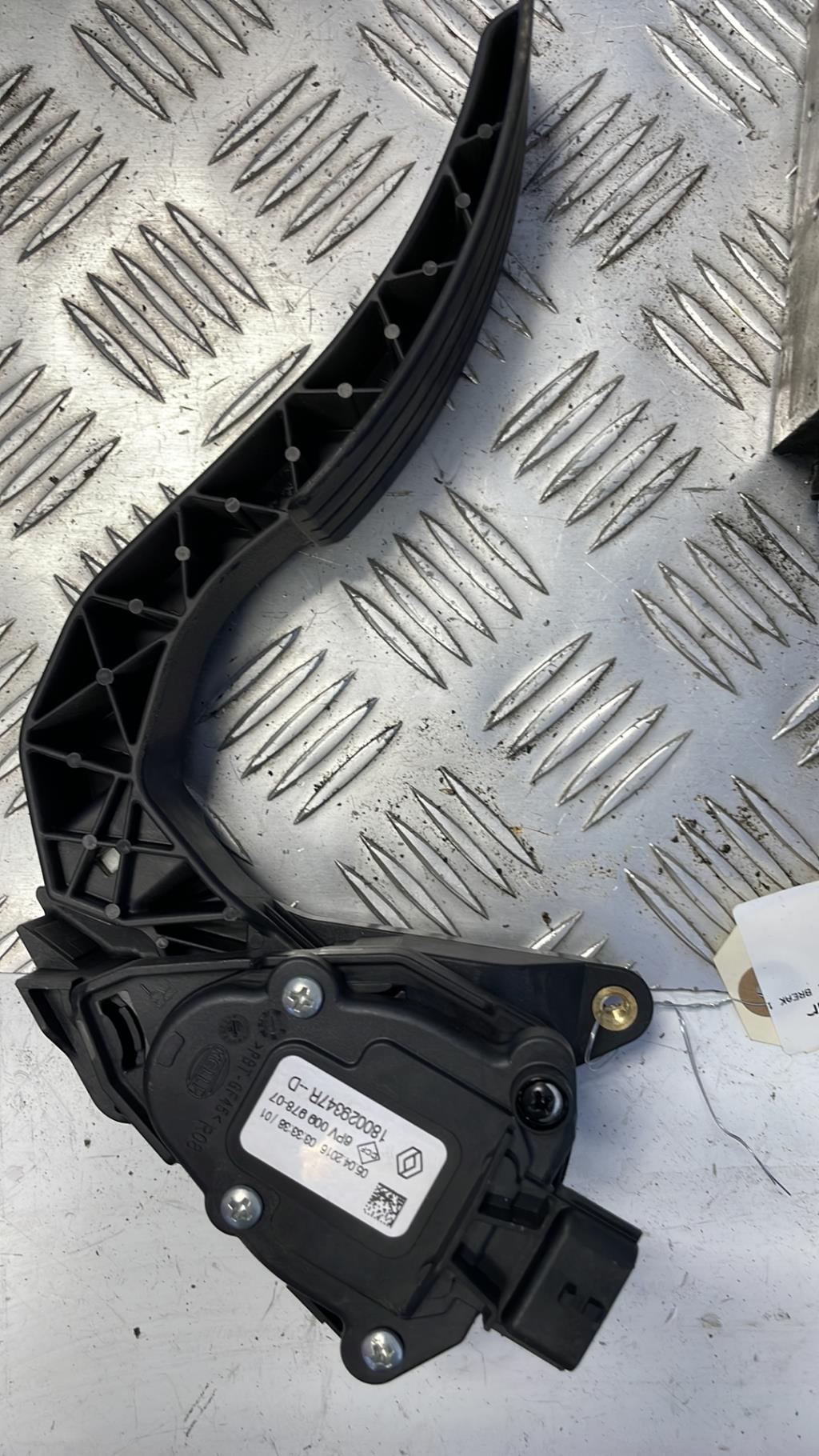 Pedale acceleratore RENAULT CLIO 4 PHASE 1 BREAK Diésel - 1