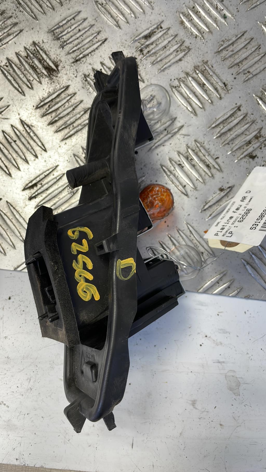 Base portalampade fanale posteriore destro RENAULT SCENIC 2 PHASE 2  - 1