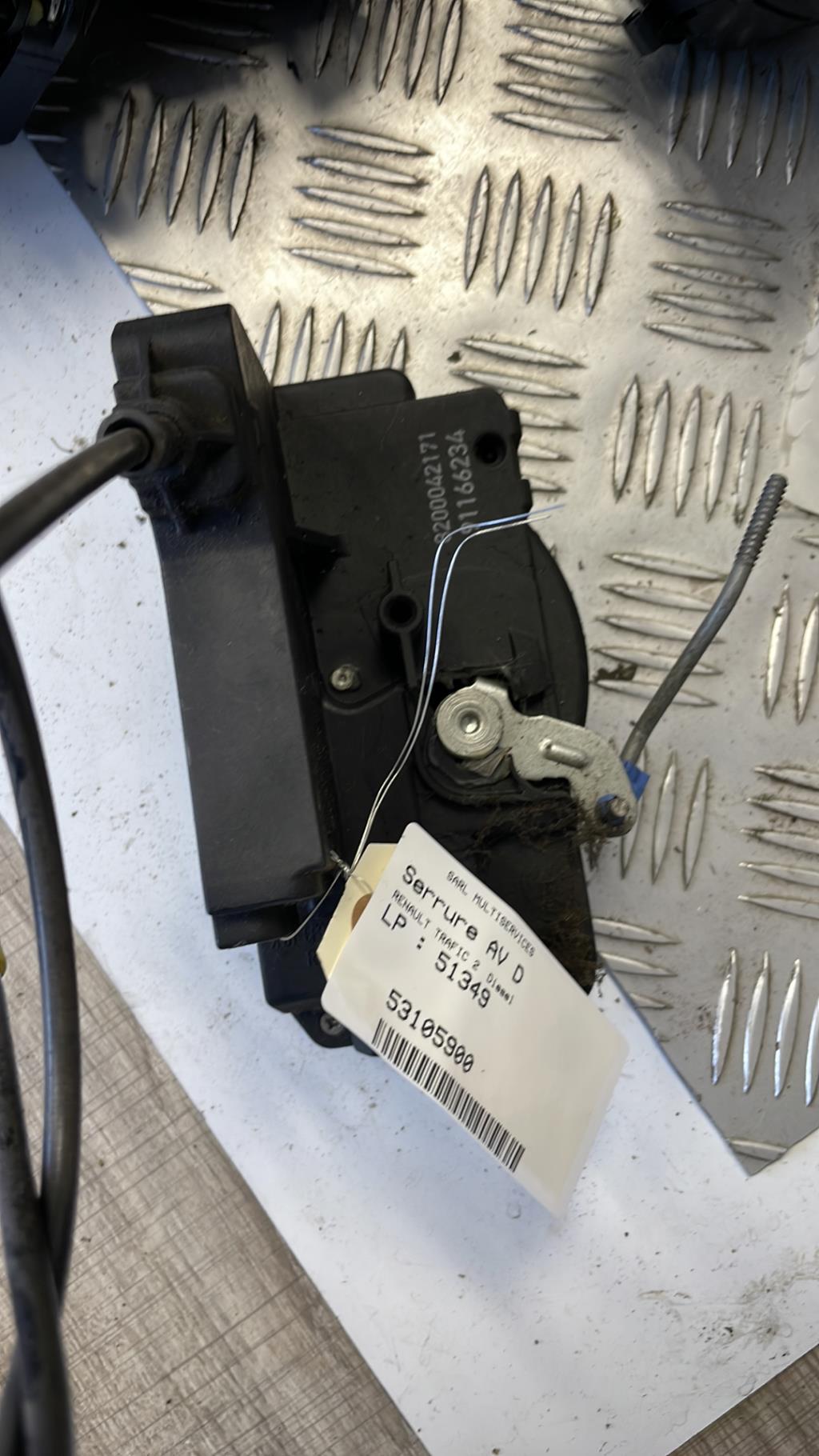 Serrure avant droit RENAULT TRAFIC 2 PHASE 1  - 1